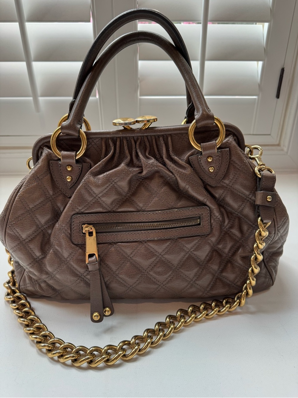 Authentic Marc Jacobs Stam Bag Quilted Brown Leather Gold Chain Kiss Lock Italy - Picture 16 of 16